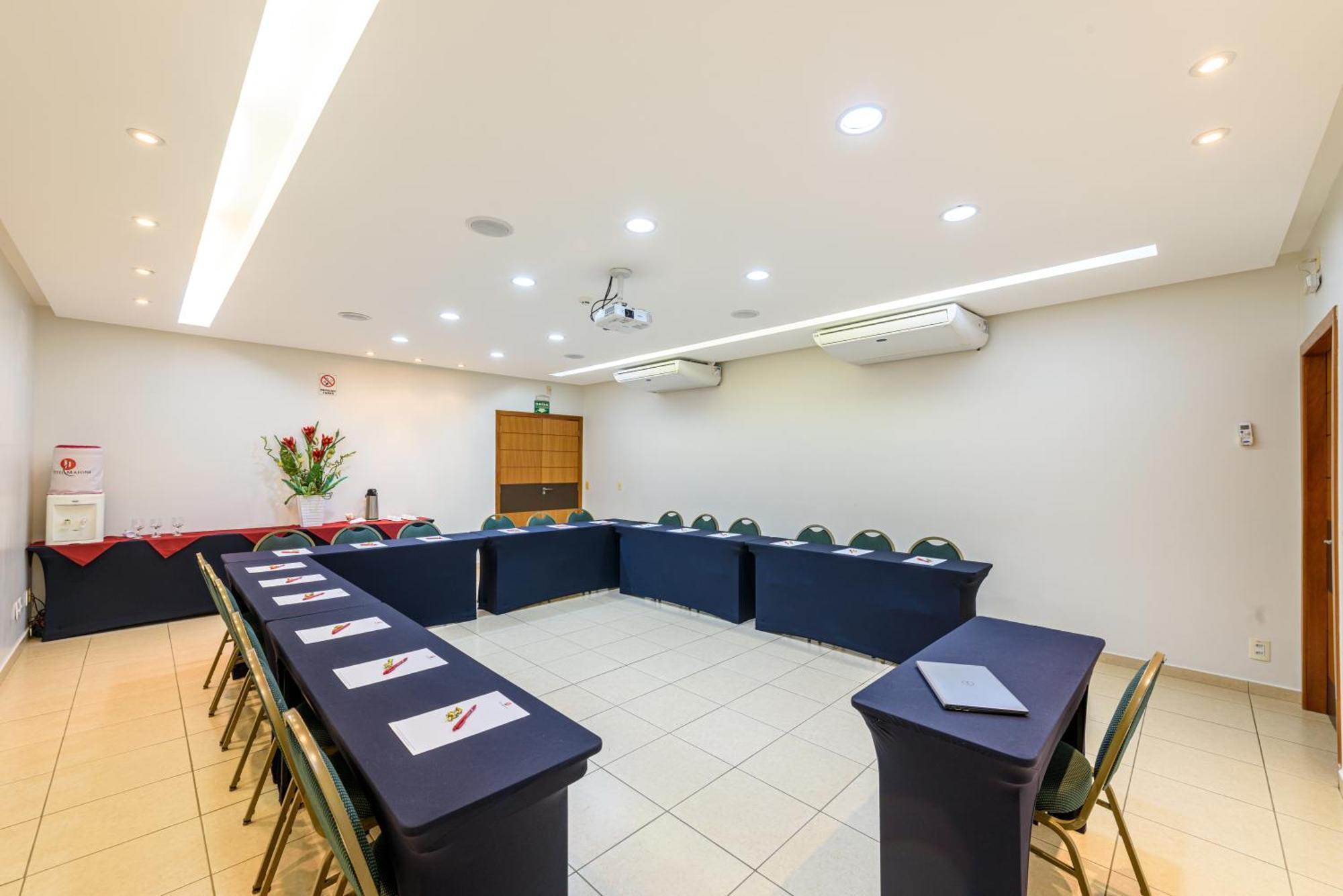 Hotel Maione, Goiania